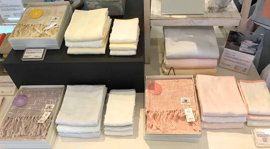 伊織　松山店　麻とボタニカルオーガニックの節糸マフラー　hana -towel of botanical-　母の日コーナー