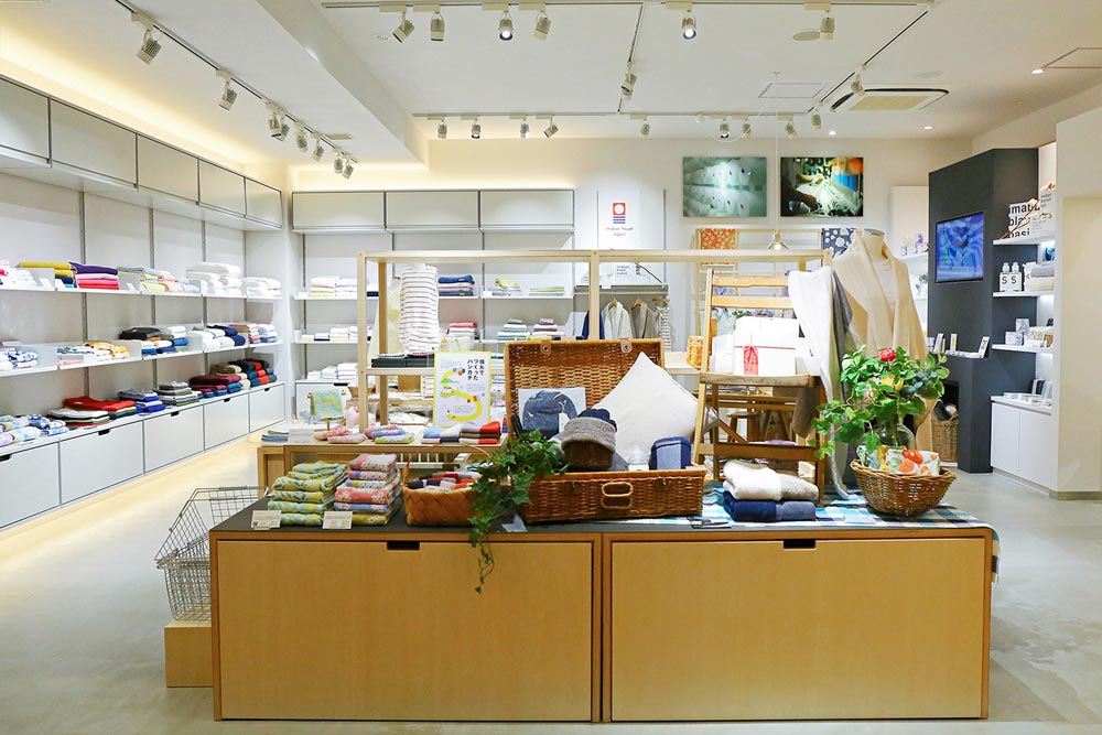 伊織　アトレ四谷店　店内