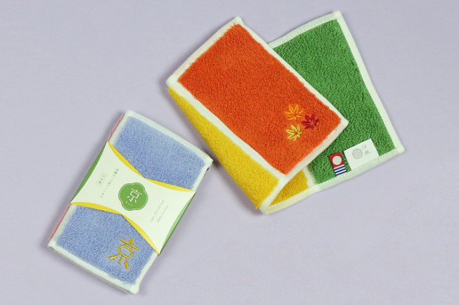 京都ポルタ店限定刺繍入り 伊織のハーフハンカチ「京」